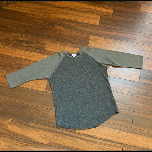 LulaRoe Raglan - Picture 4 of 5